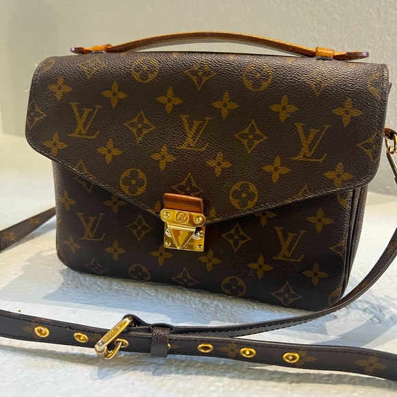 Like this post to be notified for my next show🎉🎊Unique collection & deals 👌🏾 - Picture 1 of 1